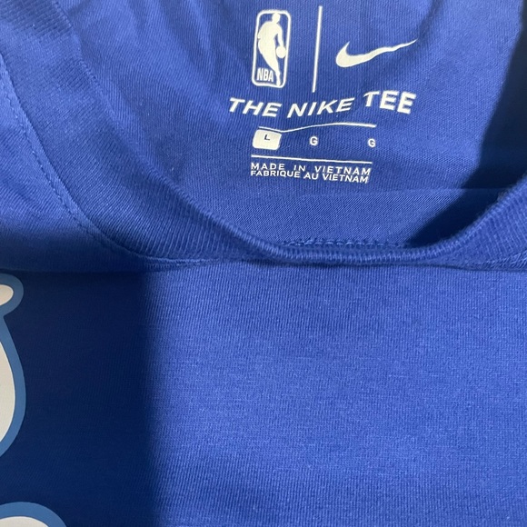 Nike Lakers Tee Shirt - Picture 2 of 3